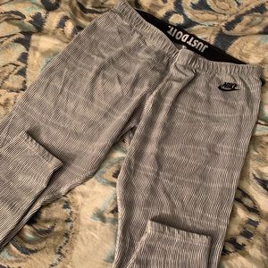 Nike leggings